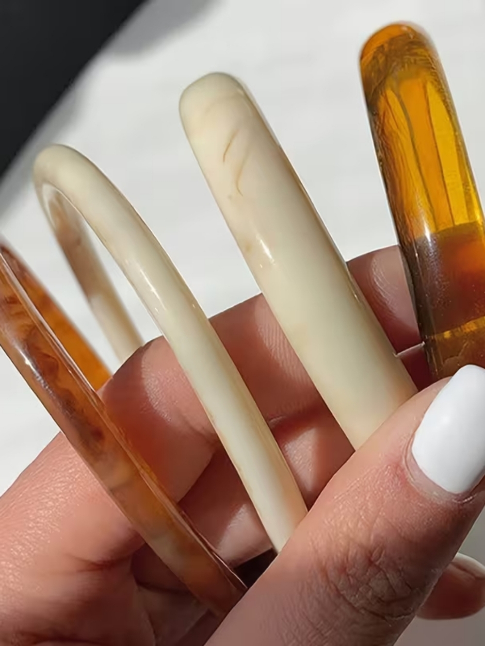 Acrylic Bangle Bracelet Set Of 4 Cream And Amber